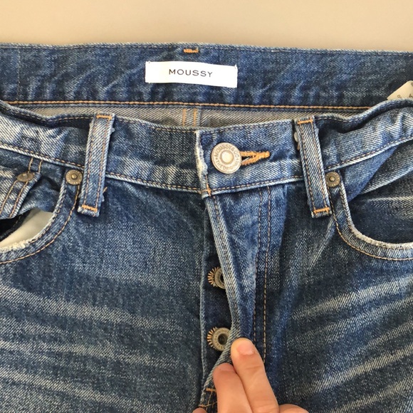 Moussy Laurel Patched Tapered Jean - Picture 10 of 10